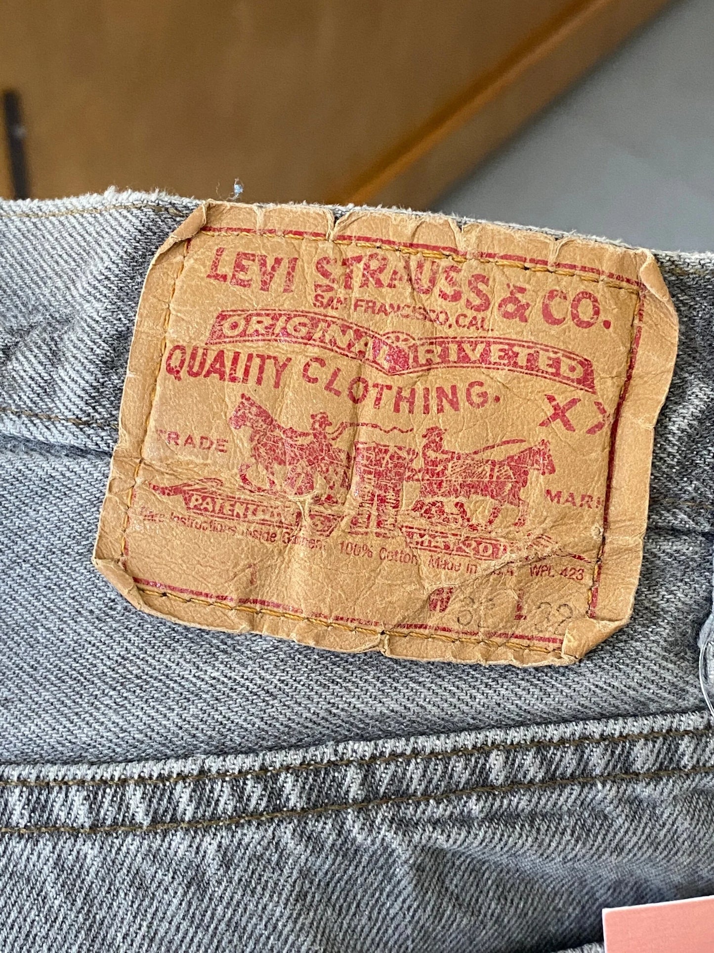 Levi's 501 Cutoff Shorts– W: 29"
