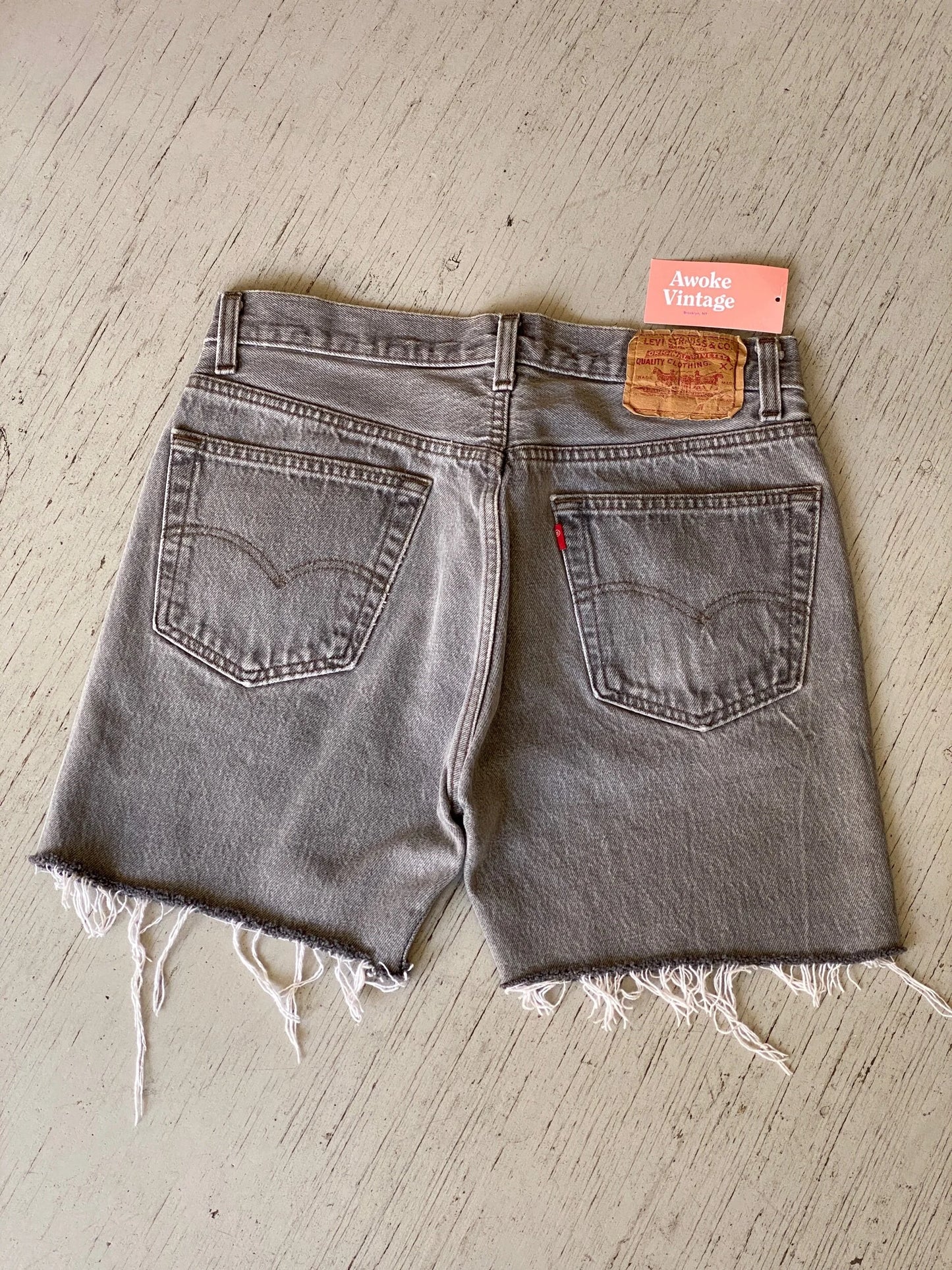 Levi's 501 Cutoff Shorts– W: 29"