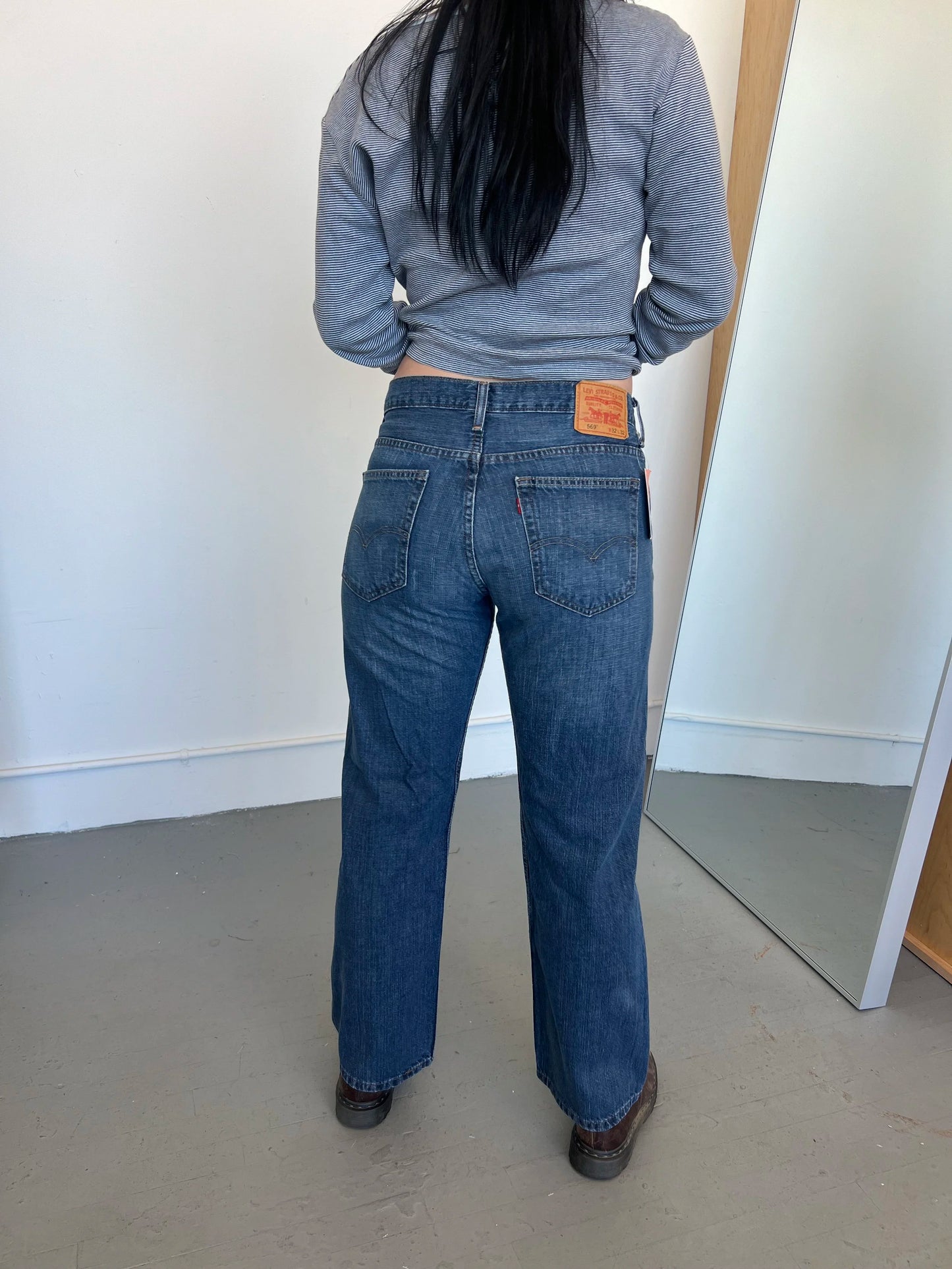 Levi Low Rise Straight Jeans - W: 32"