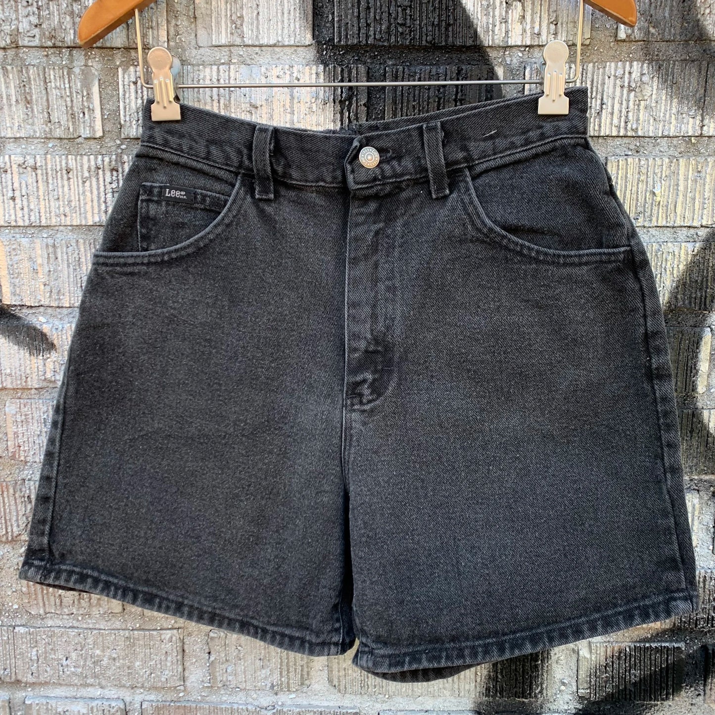 Lee High-Rise Denim Shorts – W: 26"