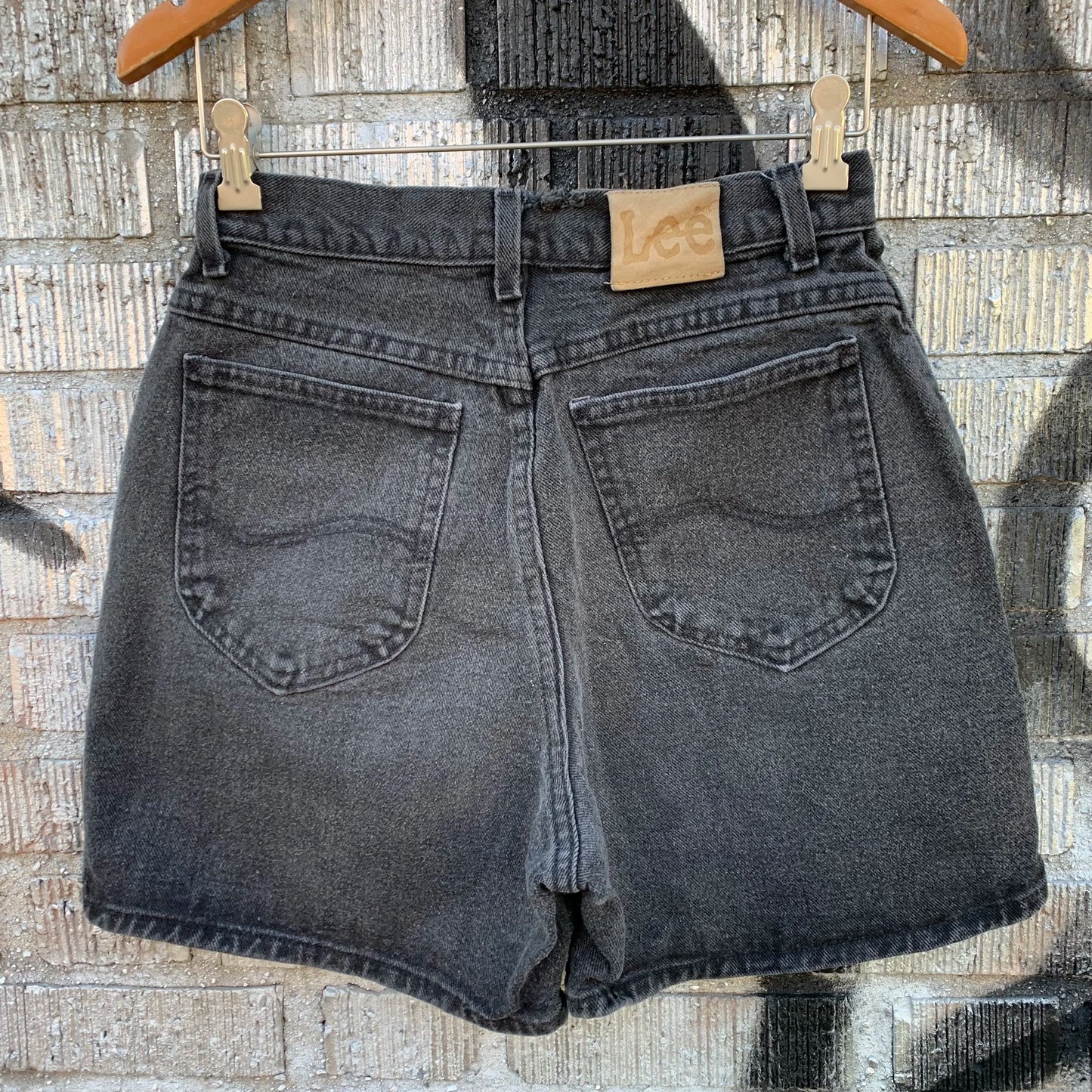 Lee High-Rise Denim Shorts – W: 26"