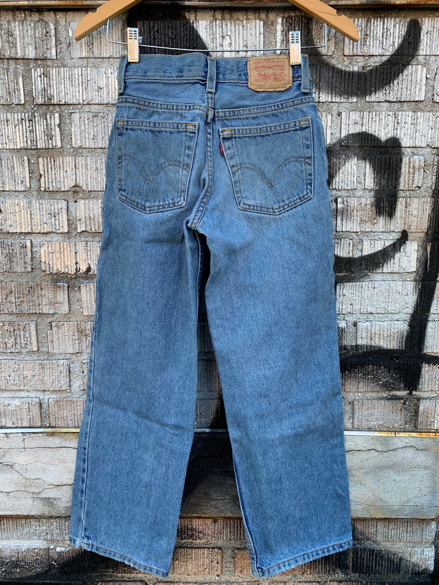 Levi's 550 Jeans – W: 22"
