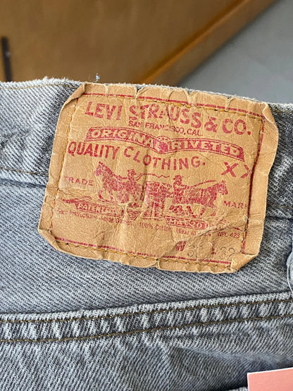 Levi's 501 Cutoff Shorts– W: 29"