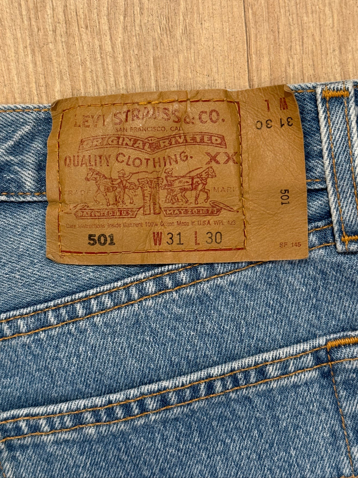 Levi Jeans 501s - W: 27"